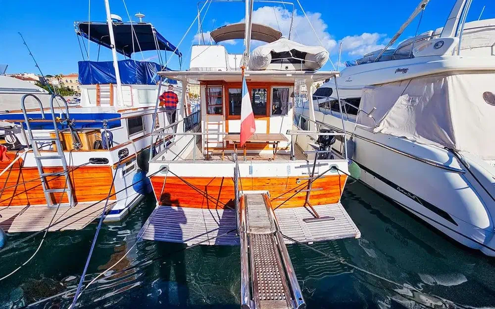 slider 3 Grand Banks 42 Europa