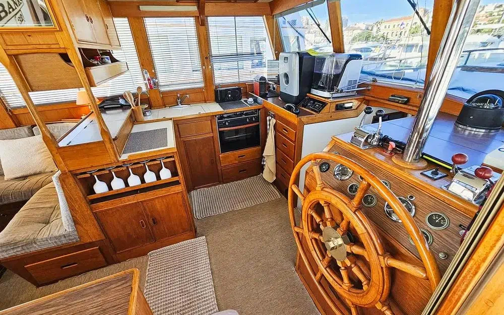 slider 7 Grand Banks 42 Europa