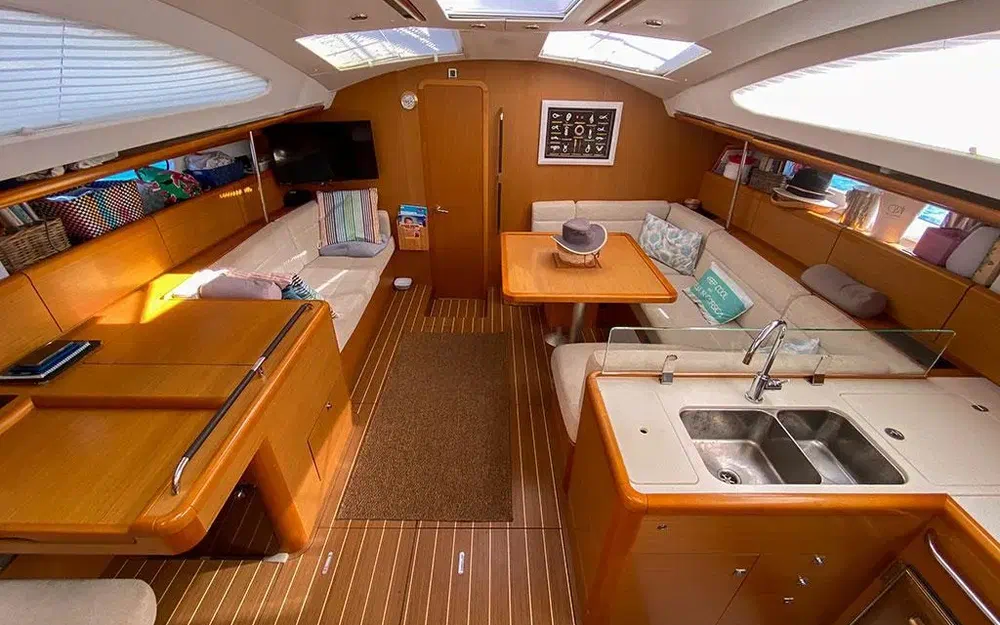slider 11 Jeanneau Sun Odyssey 50 DS