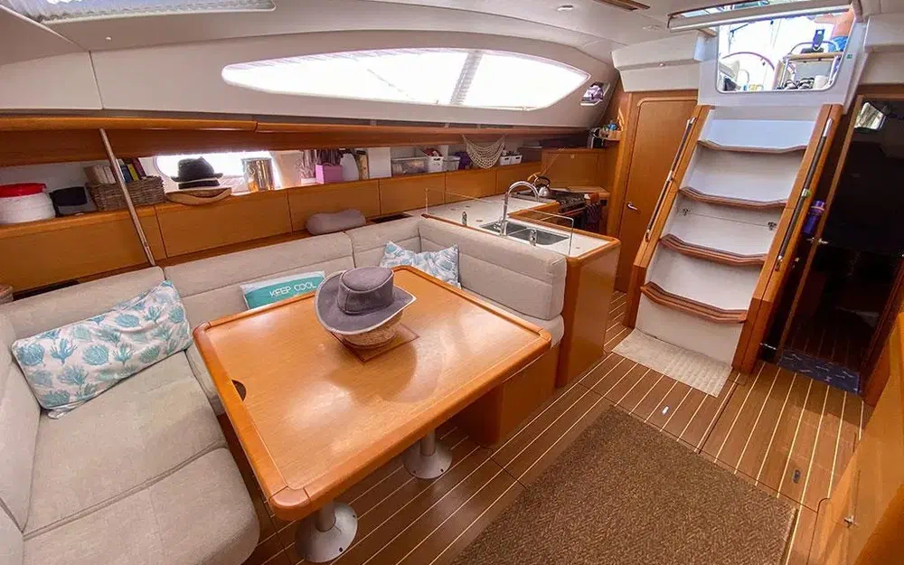 slider 14 Jeanneau Sun Odyssey 50 DS