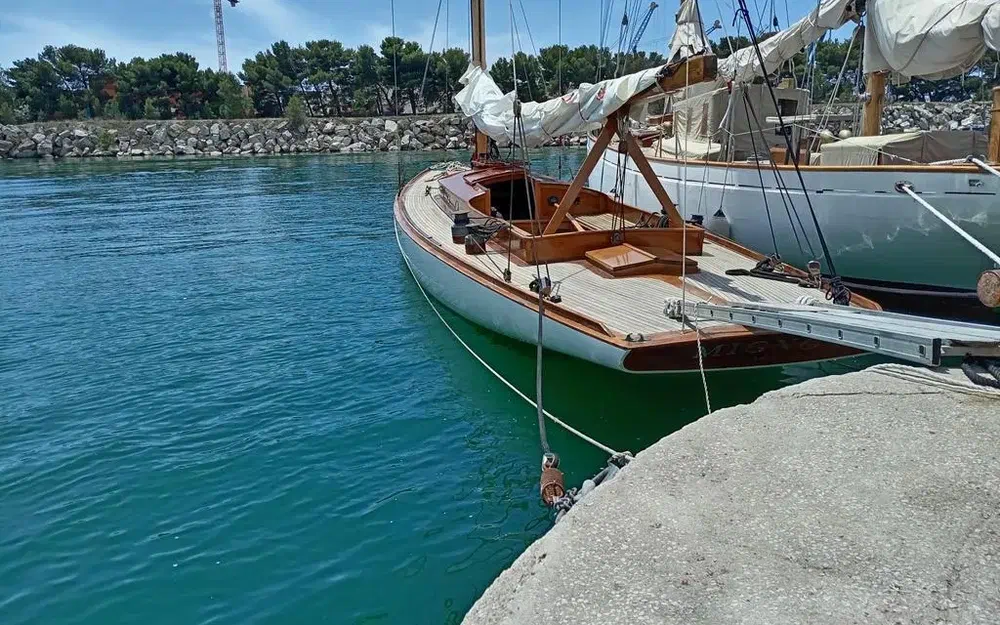 slider 8 Plyms Prototype Sloop