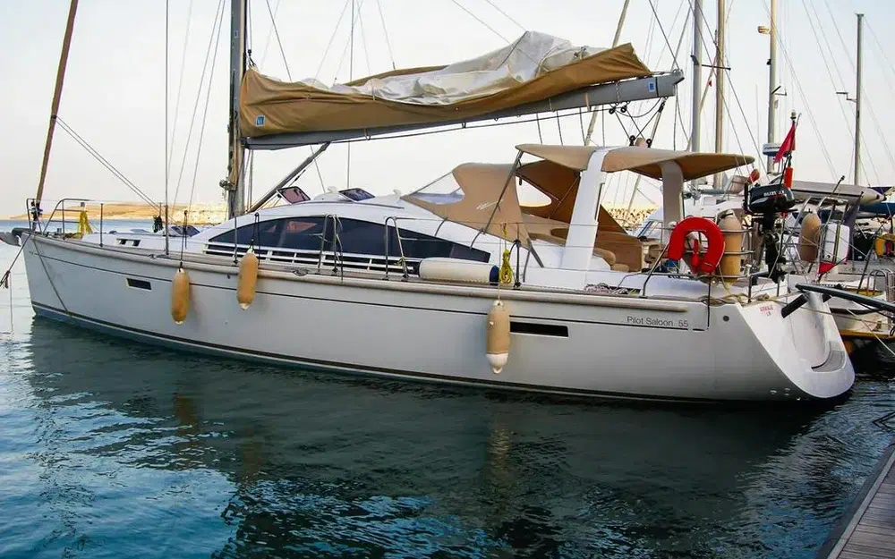 slider 1 Wauquiez Pilot Saloon 55