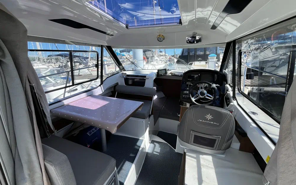 slider 10 Jeanneau Merry Fisher 795 Serie 2