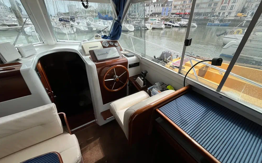 slider 6 Beneteau Antares Serie 9 Fly