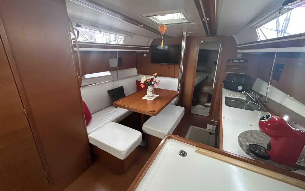 slider 2 Dufour 375 Grand Large