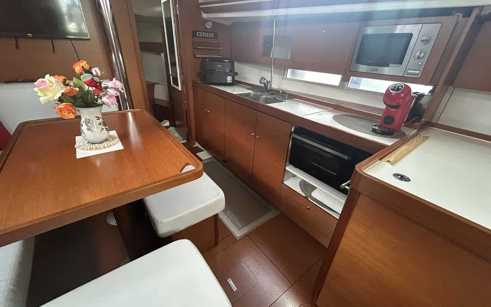 slider 4 Dufour 375 Grand Large