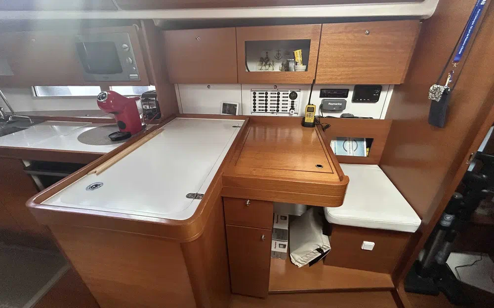 slider 5 Dufour 375 Grand Large