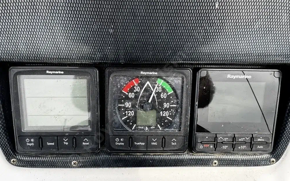 slider 6 Bavaria 30 Cruiser