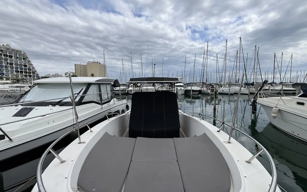 slider 1 White Shark 285