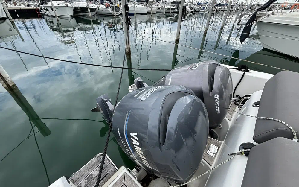 slider 5 White Shark 285
