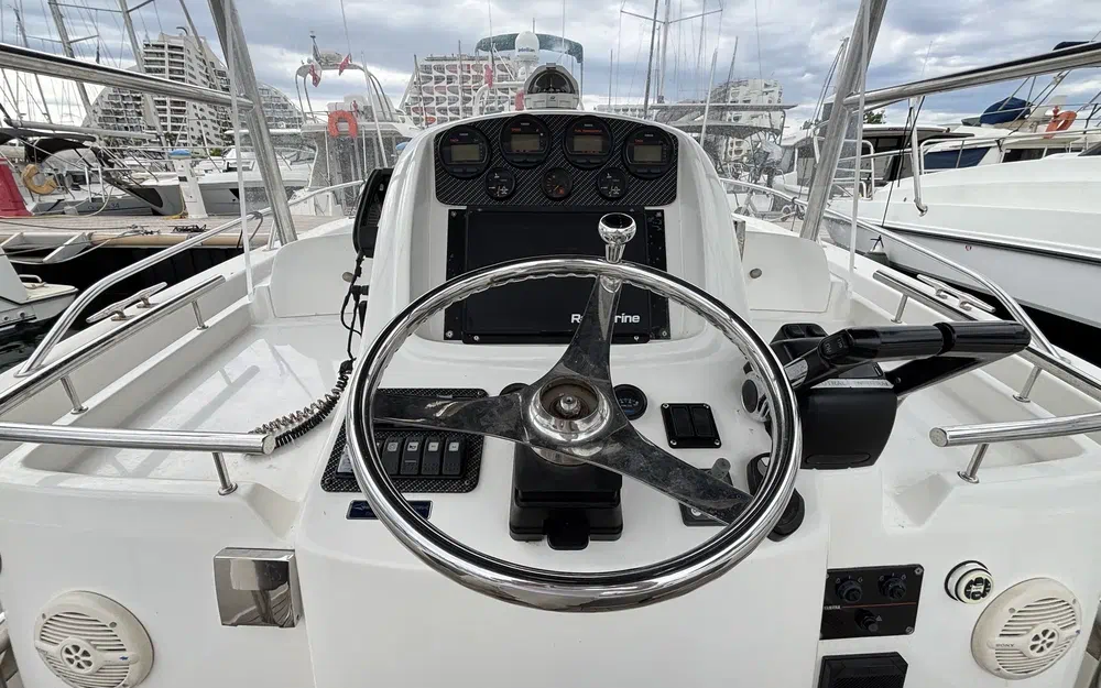 slider 7 White Shark 285