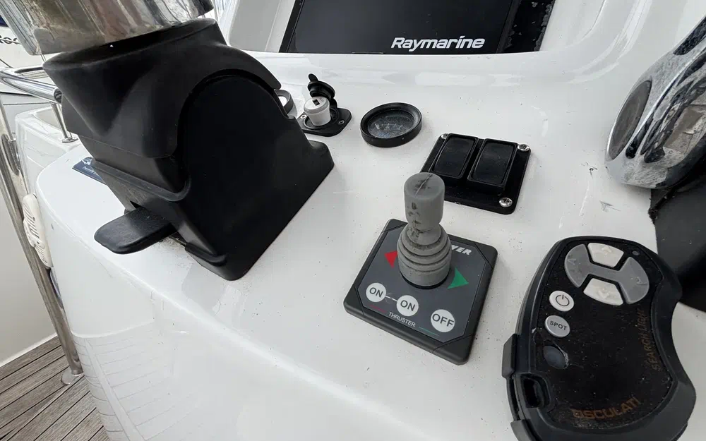 slider 8 White Shark 285