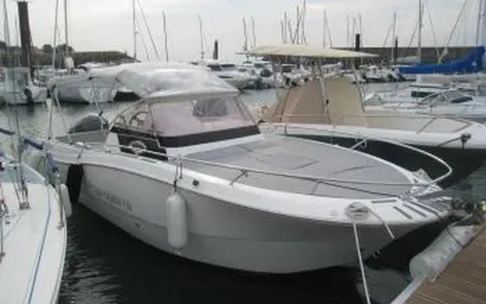 slider 9 Pacific Craft 730 SC