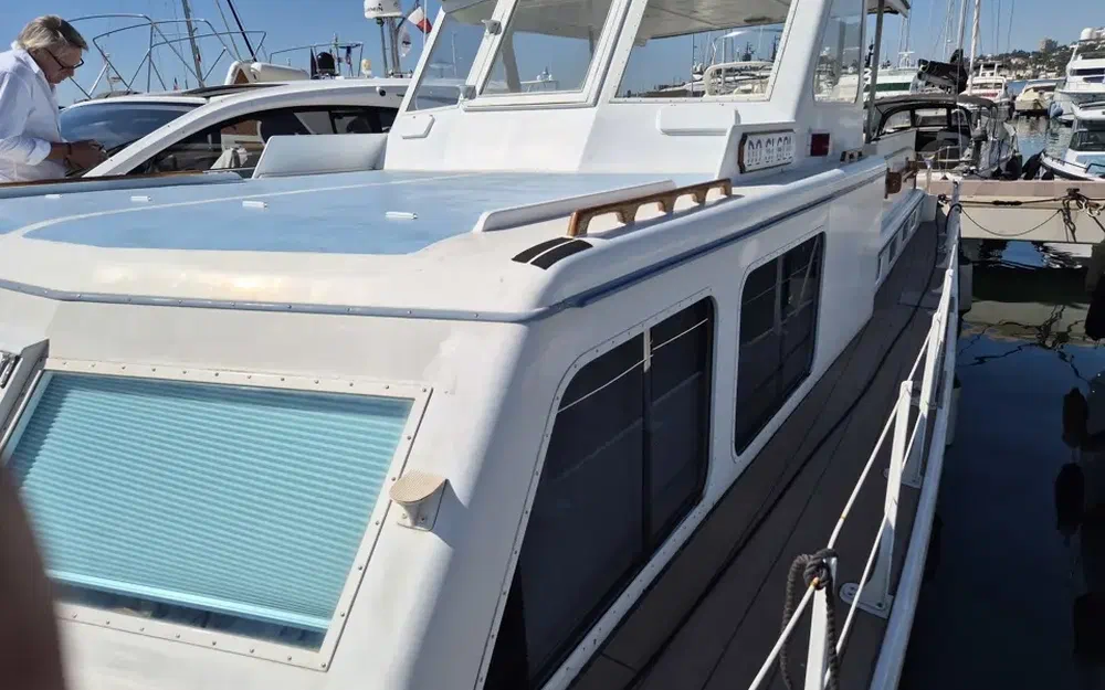 slider 12 Huckins Corinthian 52