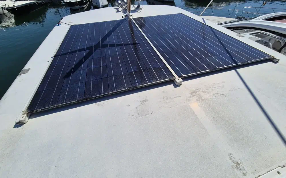 slider 16 Huckins Corinthian 52