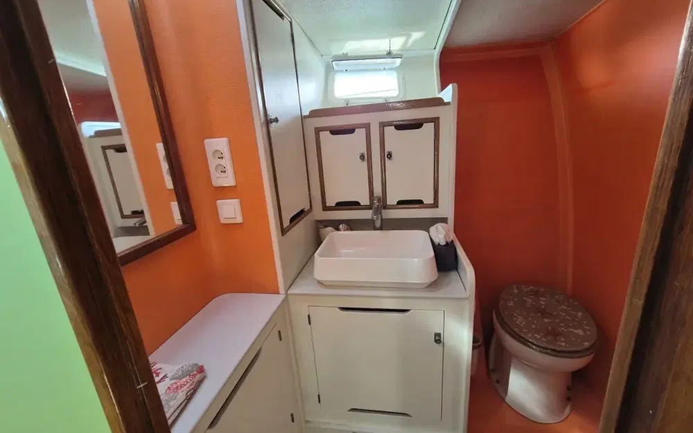 slider 19 Huckins Corinthian 52
