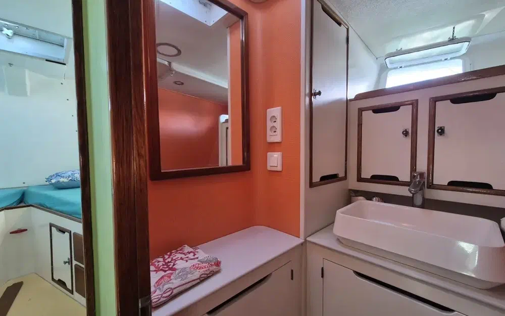 slider 20 Huckins Corinthian 52