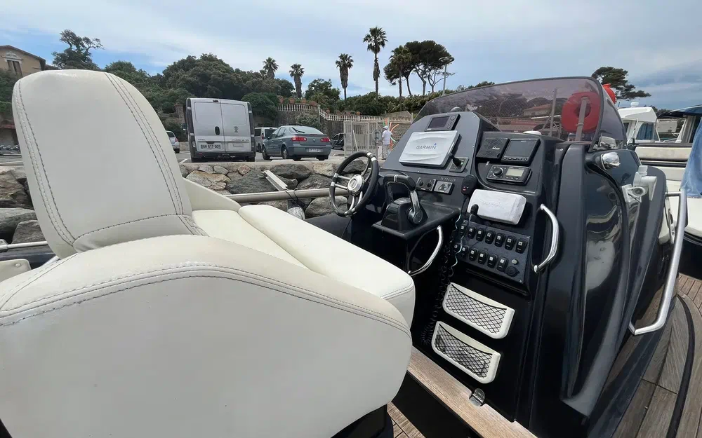 slider 12 Nuova Jolly Prince 35 Cabine