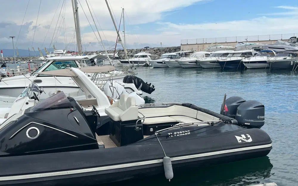 slider 4 Nuova Jolly Prince 35 Cabine