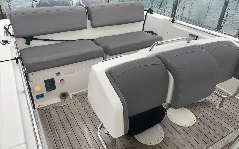 slider 1 White Shark 285