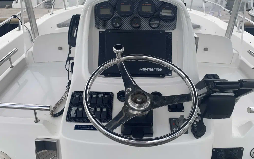 slider 2 White Shark 285