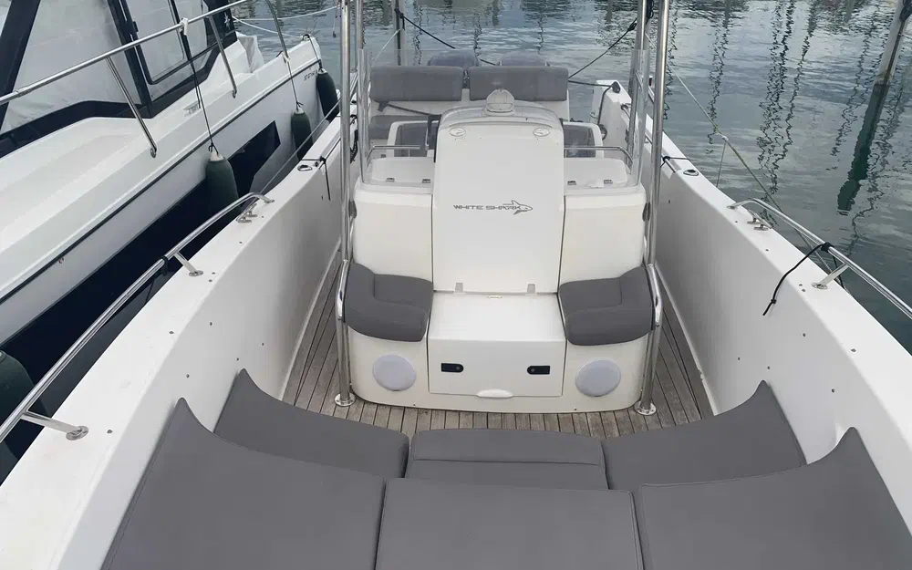 slider 8 White Shark 285