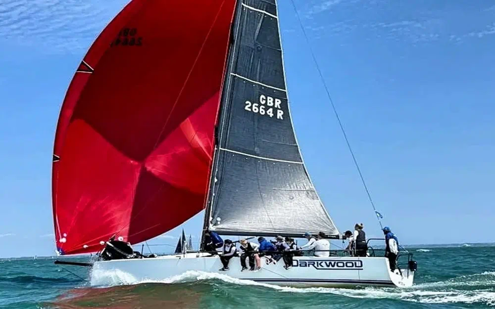 slider 2 J Boats 121 DARKWOOD