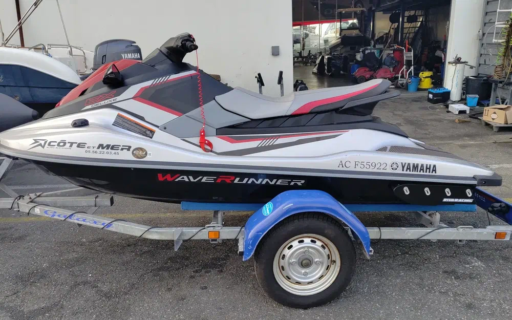slider 4 Yamaha EX Deluxe