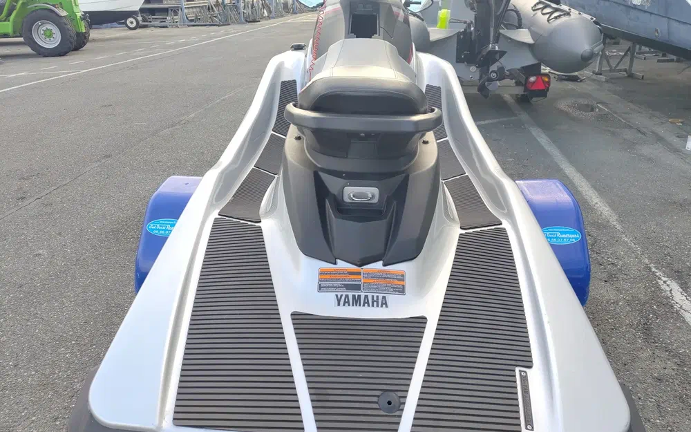 slider 8 Yamaha EX Deluxe
