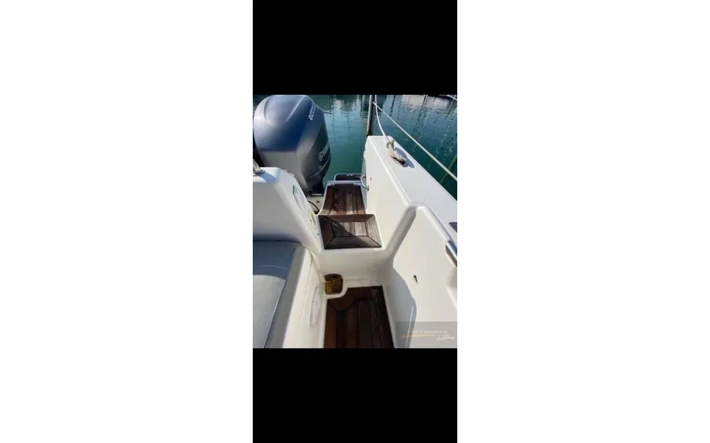slider 16 Kelt White Shark 285