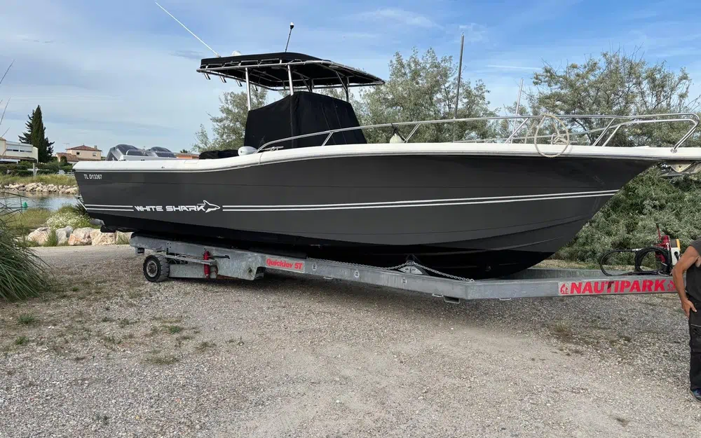slider 21 Kelt White Shark 285