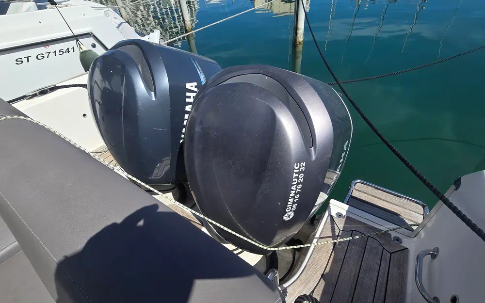 slider 17 Kelt White Shark 285