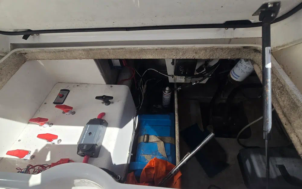 slider 20 Kelt White Shark 285