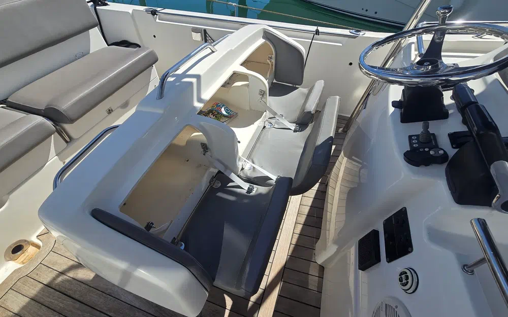 slider 13 Kelt White Shark 285