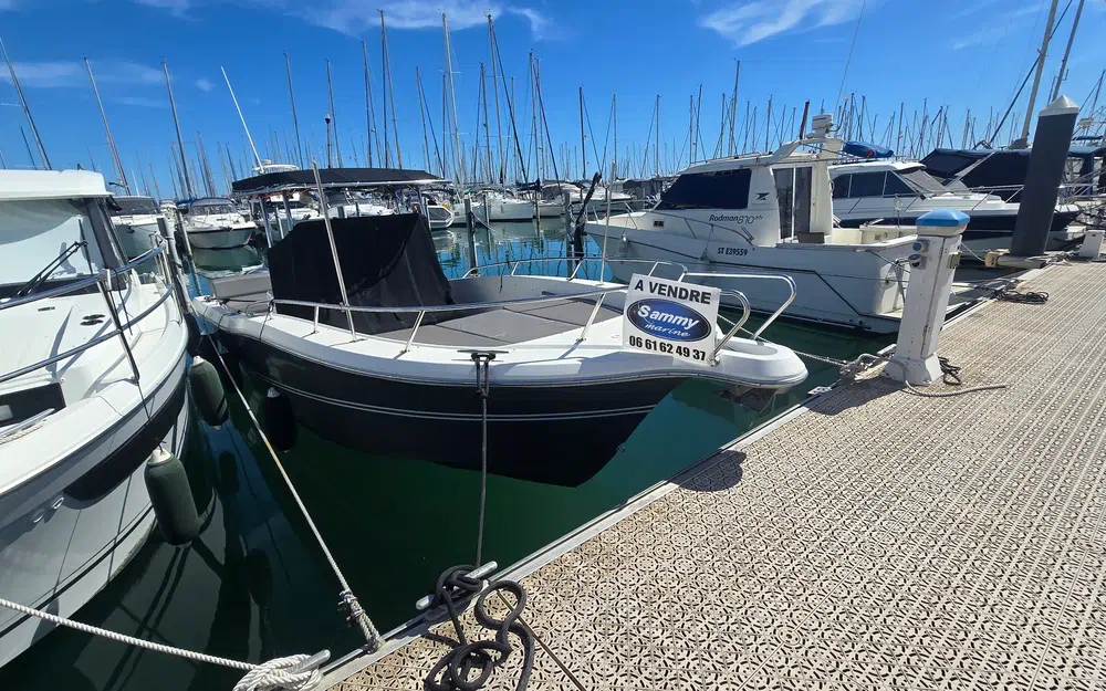 slider 4 Kelt White Shark 285