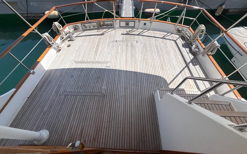 slider 29 Grand Banks 52 Europa