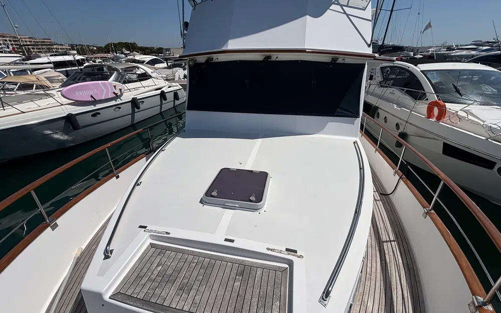 slider 42 Grand Banks 52 Europa