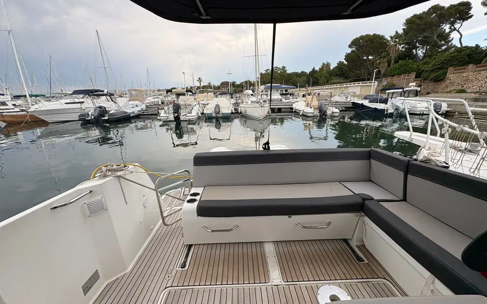 slider 1 Jeanneau Merry Fisher 895