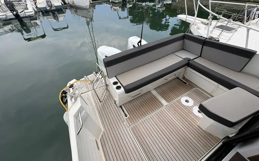 slider 2 Jeanneau Merry Fisher 895