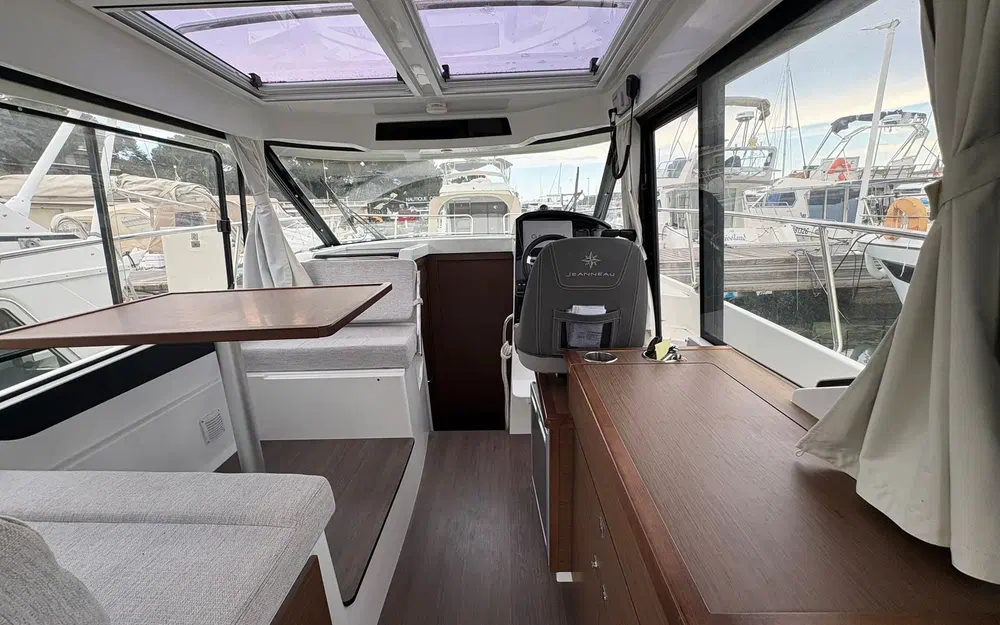 slider 6 Jeanneau Merry Fisher 895