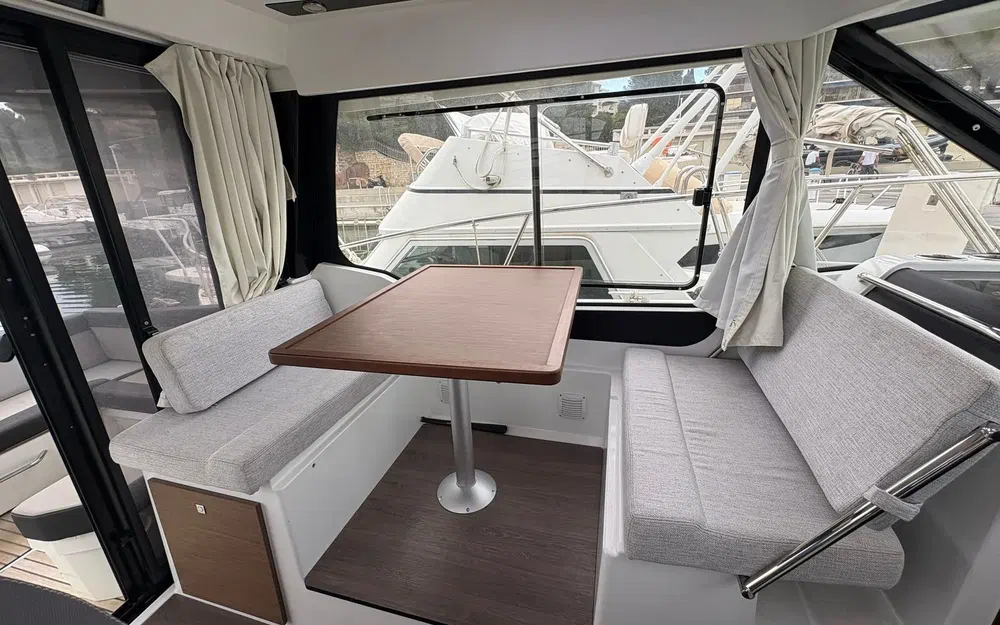 slider 8 Jeanneau Merry Fisher 895