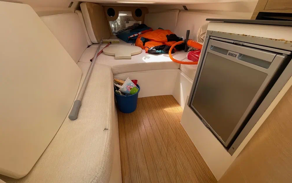 slider 13 Capelli Tempest 1000 WA