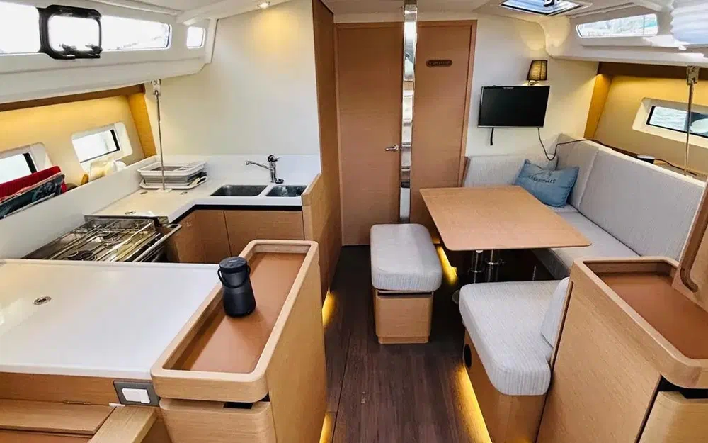 slider 10 Jeanneau Sun Odyssey 440