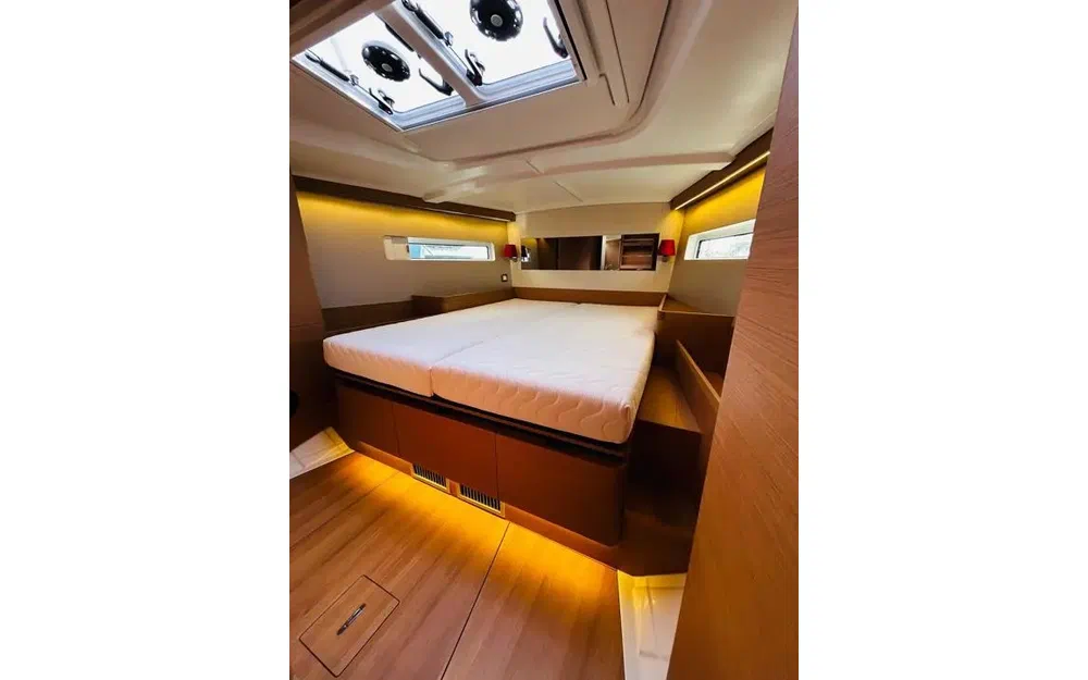 slider 11 Jeanneau Sun Odyssey 490