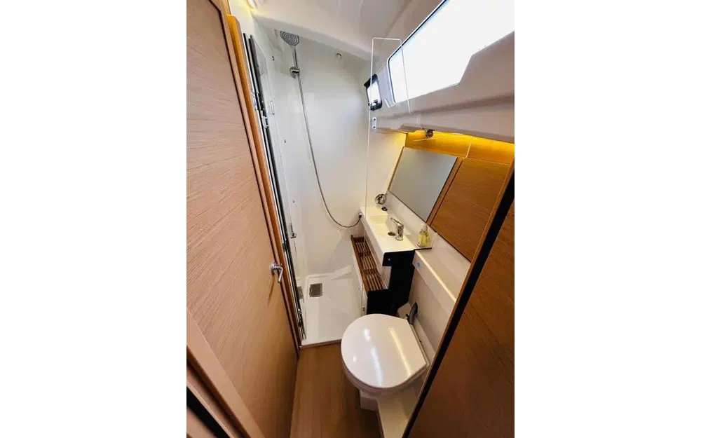 slider 12 Jeanneau Sun Odyssey 490