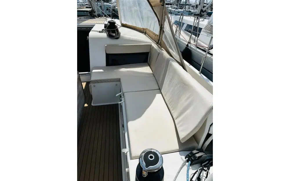 slider 17 Jeanneau Sun Odyssey 490