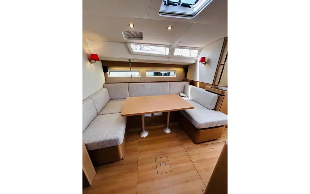slider 5 Jeanneau Sun Odyssey 490