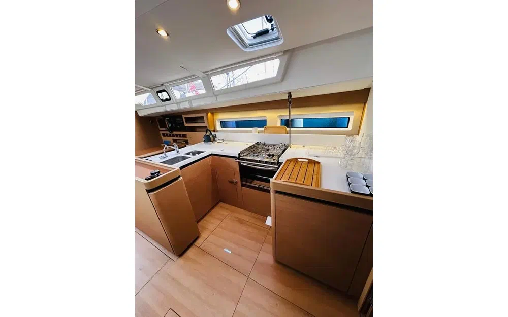slider 6 Jeanneau Sun Odyssey 490