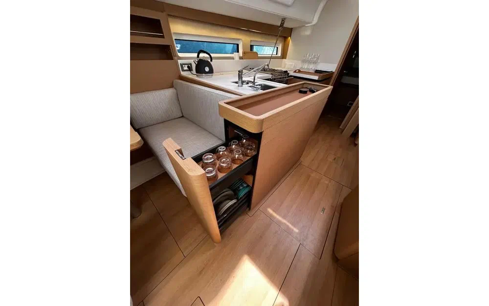 slider 7 Jeanneau Sun Odyssey 490
