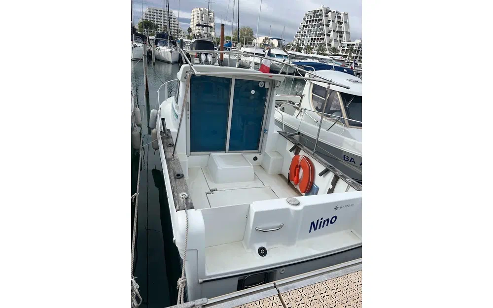 slider 3 Jeanneau Merry Fisher 650